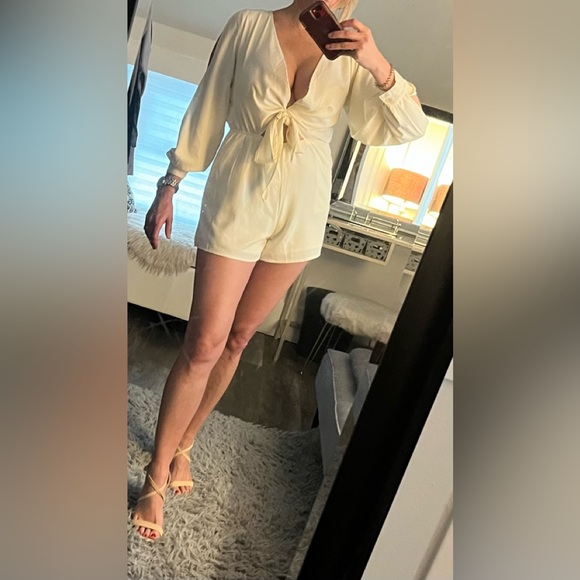 ⭐️ HOST PICK ⭐️ Sabo romper cream 6 P - Picture 5 of 11